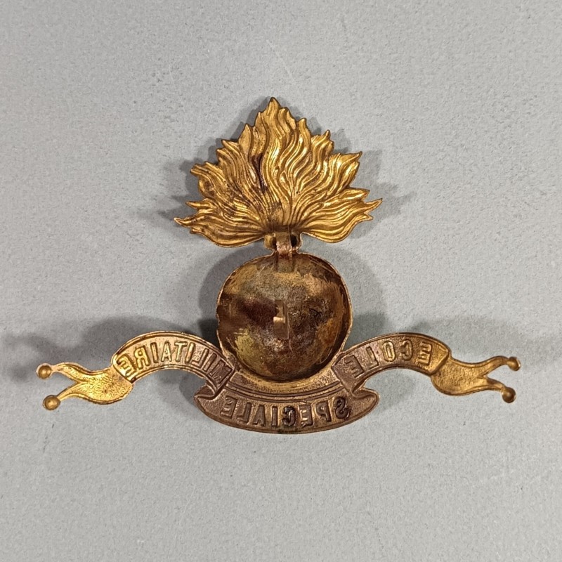 INSIGNE DE SHAKO DE L'ECOLE MILITAIRE DE ST CYR ESM ECOLE SPECIALE MILITAIRE