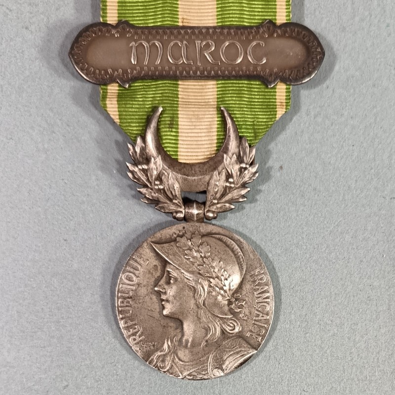 FRANCE MEDAILLE EN ARGENT DES OPERATIONS DE PACIFICATION AU MAROC 1907 ET 1912 GUERRE DU RIF AVEC BARRETTE MAROC