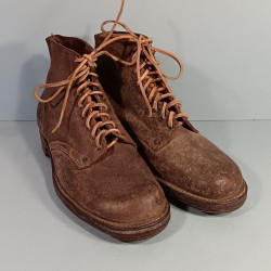 BRODEQUINS CHAUSSURES MILITAIRE EN CUIR MARRON MODELE ARMEE FRANCAISE 1941 INDOCHINE ALGERIE TAILLE 42 DATES 1953