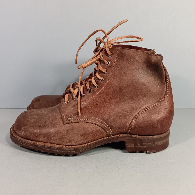 BRODEQUINS CHAUSSURES MILITAIRE EN CUIR MARRON MODELE ARMEE FRANCAISE 1941 INDOCHINE ALGERIE TAILLE 42 DATES 1953