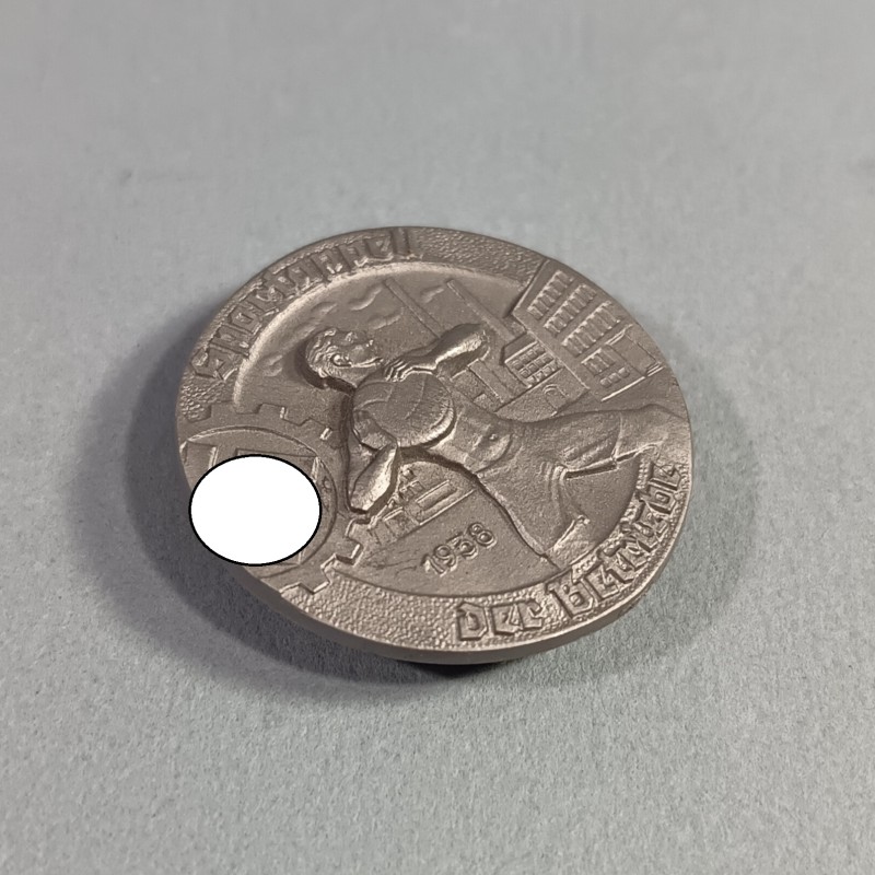 ALLEMAGNE INSIGNE DE JOURNEE DU RAD SPORTAPPELL 1938 FABRICATION SECONDE GUERE RZM M9/25 DIAMETRE 3.5 cm TAG DER ARBEIT
