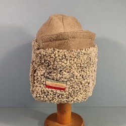 PAPAKHA POUR LA TROUPE RUSSE MODELE 1910 AVEC DRAPEAU TRICOLORE COMPLETTE AVEC SON COUVRE BOUCHE GUERRE 1914 1918