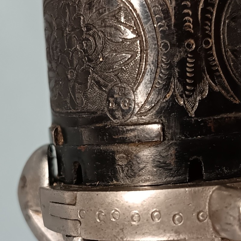 TRES BEAU REVOLVER DE CALIBRE 7 mm A BROCHE CATEGORIE D DE TYPE LEFAUCHEUX FABRICATION LIEGE VERS 1860 - 1880