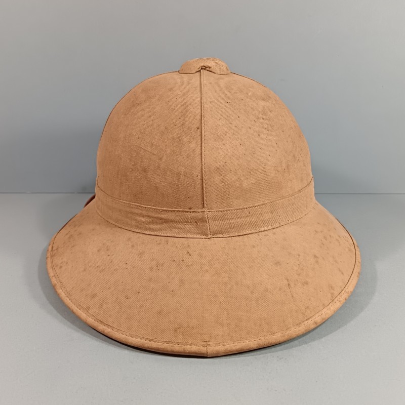 CASQUE COLONIAL EN TOILE BEIGE ET LIEGE FABRICATION REGLEMENTAIRE MILITAIRE 1930-1950