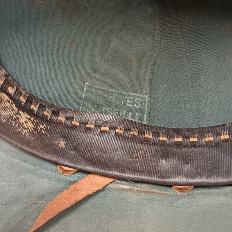 CASQUE COLONIAL EN TOILE BEIGE ET LIEGE FABRICATION REGLEMENTAIRE MILITAIRE 1930-1950