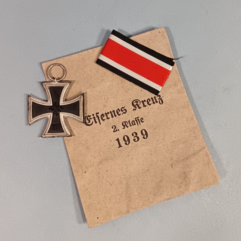 CROIX DE FER ALLEMANDE DE 2ème CLASSE 1939 MILITARIA ALLEMAND WW2 IRON CROSS 1939-1945 AVEC SA POCHETTE