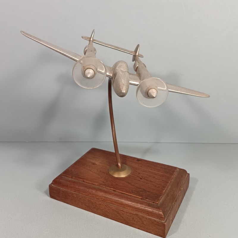 MAQUETTE DE BUREAU EN ALUMINIUM AVION LOCKHEED P-38 P38 LIGHTNING USAAF SOUVENIR AVIATION PILOTE WW2 ST EXUPERY