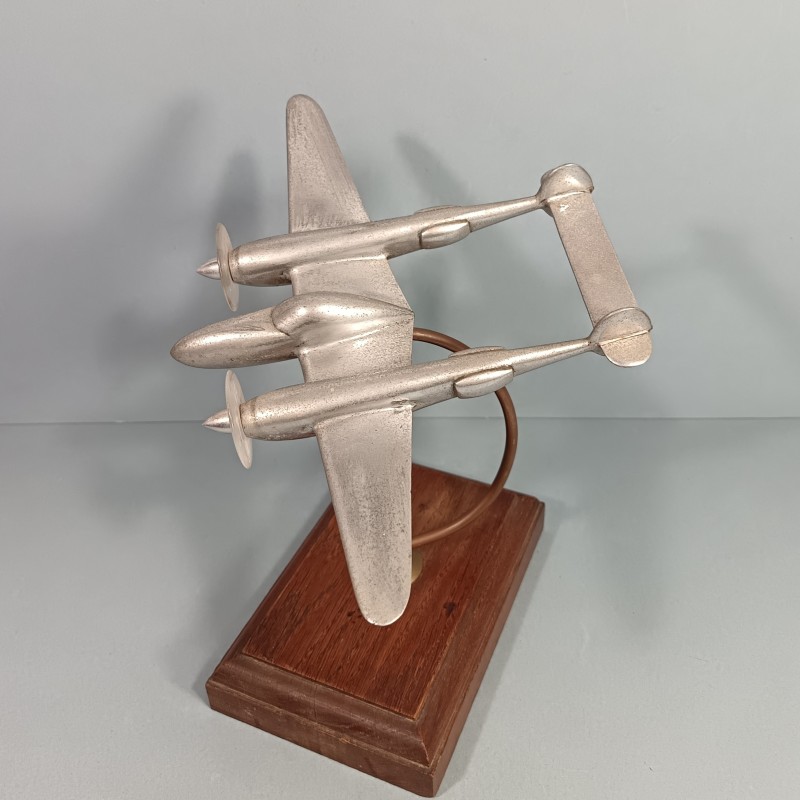 MAQUETTE DE BUREAU EN ALUMINIUM AVION LOCKHEED P-38 P38 LIGHTNING USAAF SOUVENIR AVIATION PILOTE WW2 ST EXUPERY