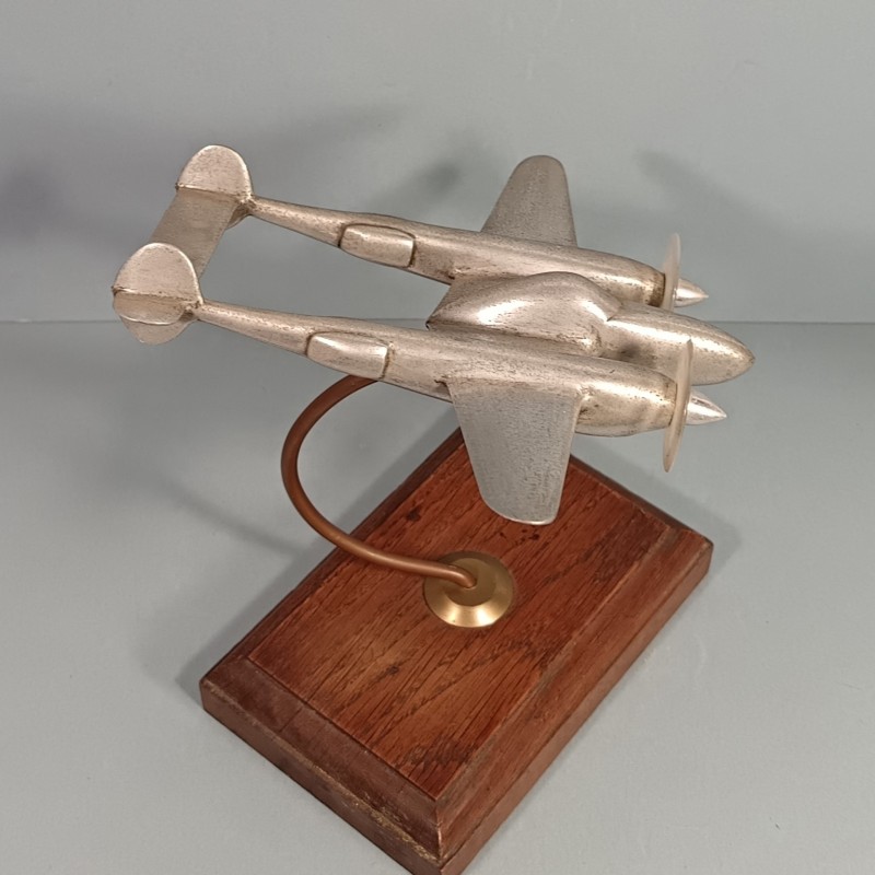 MAQUETTE DE BUREAU EN ALUMINIUM AVION LOCKHEED P-38 P38 LIGHTNING USAAF SOUVENIR AVIATION PILOTE WW2 ST EXUPERY