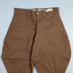 PANTALON CULOTTE SOUS OFFICIERS OU OFFICIER TYPE 1941 EN DRAP KAKI BOUTONS EQUIPEMENTS MILITAIRES FABRICATION SECONDE GUERRE