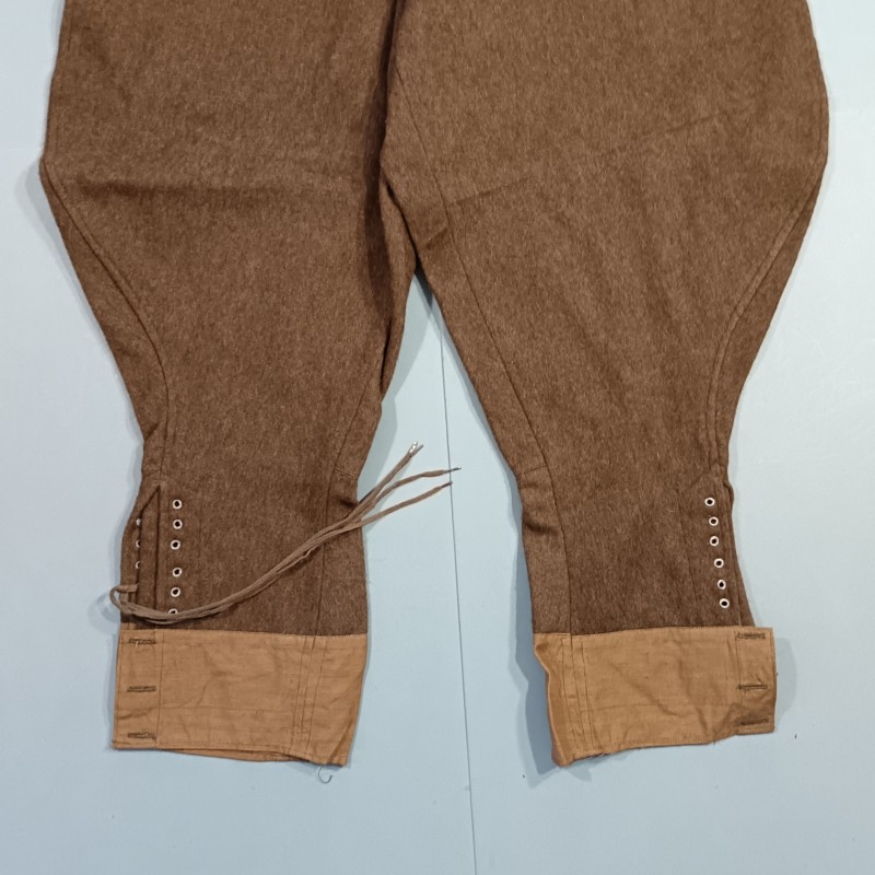 PANTALON CULOTTE SOUS OFFICIERS OU OFFICIER TYPE 1941 EN DRAP KAKI BOUTONS EQUIPEMENTS MILITAIRES FABRICATION SECONDE GUERRE