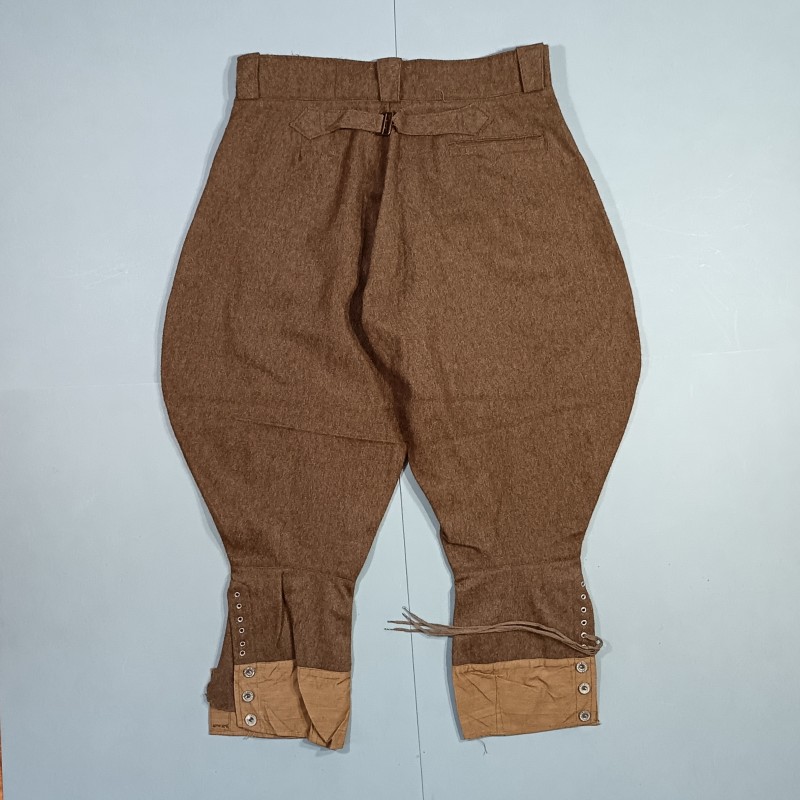 PANTALON CULOTTE SOUS OFFICIERS OU OFFICIER TYPE 1941 EN DRAP KAKI BOUTONS EQUIPEMENTS MILITAIRES FABRICATION SECONDE GUERRE