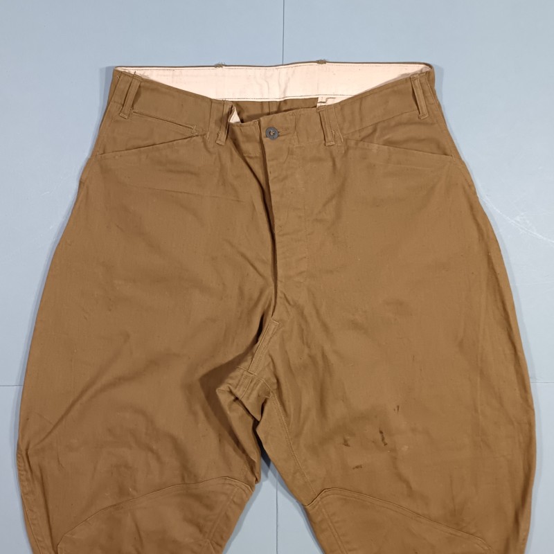 PANTALON CULOTTE CAVALERIE US DATE 1918 EN DRAP DE COTON KAKI METALIQUE US ARMY ETIQUETTE PRESENTE TOUR DE TAILLE 92 cm