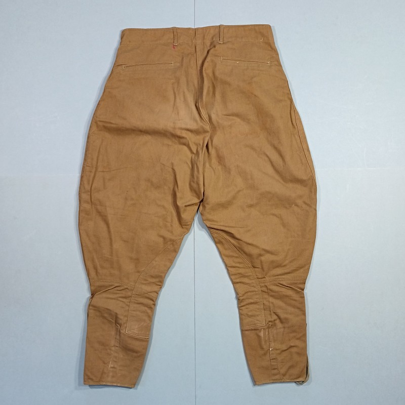 PANTALON CULOTTE CAVALERIE US DATE 1918 EN DRAP DE COTON KAKI METALIQUE US ARMY ETIQUETTE PRESENTE TOUR DE TAILLE 92 cm