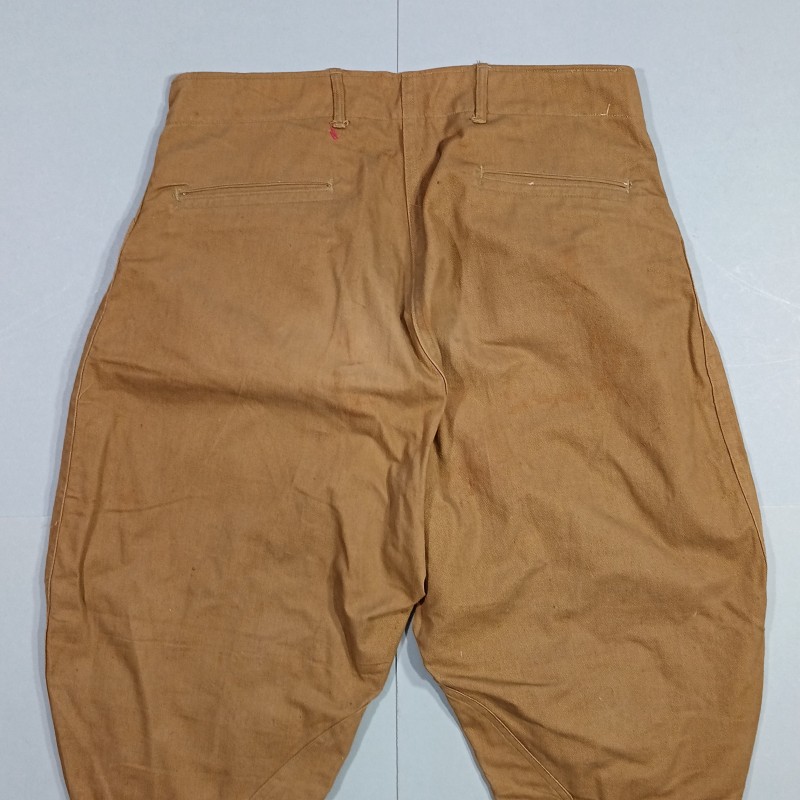 PANTALON CULOTTE CAVALERIE US DATE 1918 EN DRAP DE COTON KAKI METALIQUE US ARMY ETIQUETTE PRESENTE TOUR DE TAILLE 92 cm