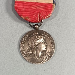 FRANCE MEDAILLE DE LA MARINE MARCHANDE EN ARGENT ATTRIBUEE A UN MATELOT EN 1908 HONNEUR ET TRAVAIL