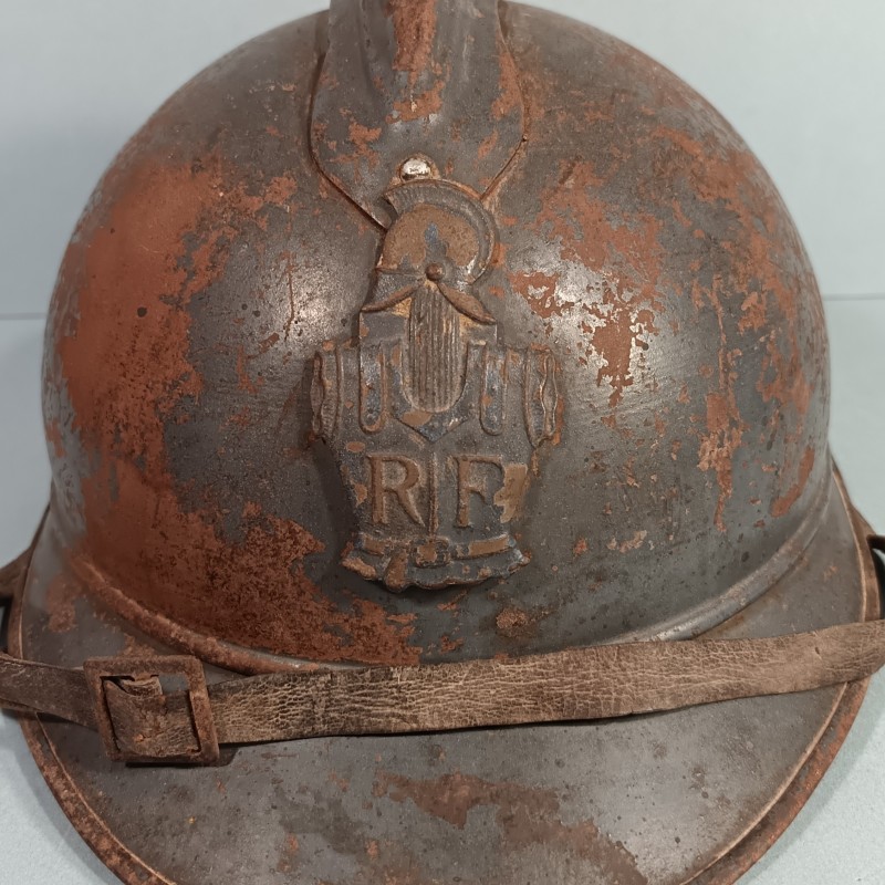 CASQUE ADRIAN MODELE 1915 INSIGNE DU GENIE COMPLET GUERRE 1914-1918 POILUS DE VERDUN INSIGNE CASQUE ET CUIRASSE RF