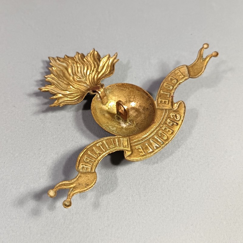 INSIGNE DE SHAKO DE L'ECOLE MILITAIRE DE ST CYR ESM ECOLE SPECIALE MILITAIRE FABRICATION ANCIENNE