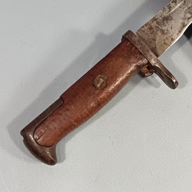 COUTEAU DE COMBAT 1944 INDOCHINE TRES BELLE REALISATION A PARTIR D'UNE BAIONNETTE US MODELE 1905 RECOUPEE LEGION ETRANGERE