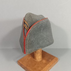 CALOT BLEU HORIZON OFFICIER LIEUTENANT 1914-1918 AVEC SOUTACHE ROUGE POUR L'ARTILLERIE PERIODE PREMIERE GUERRE TAILLE 58