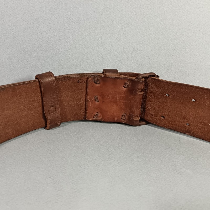 CEINTURON TROUPE EN CUIR MARRON MODELE 1903/1914 RIVETE ERZATS GUERRE 1914-1918 BOUCLE FER 107 cm