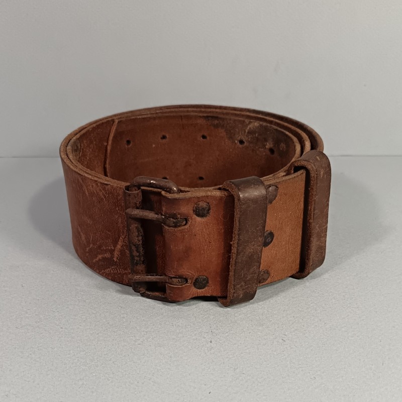 CEINTURON TROUPE EN CUIR MARRON MODELE 1903/1914 RIVETE ERZATS GUERRE 1914-1918 BOUCLE FER 107 cm