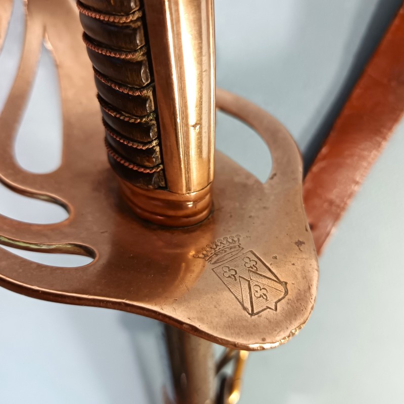 SABRE MODELE 1882 FANTAISIE POUR OFFICIERS D'INFANTERIE OU CAVALERIE AVEC BLASON D'UN COMTE DE FRANCE FABRICATION BALP