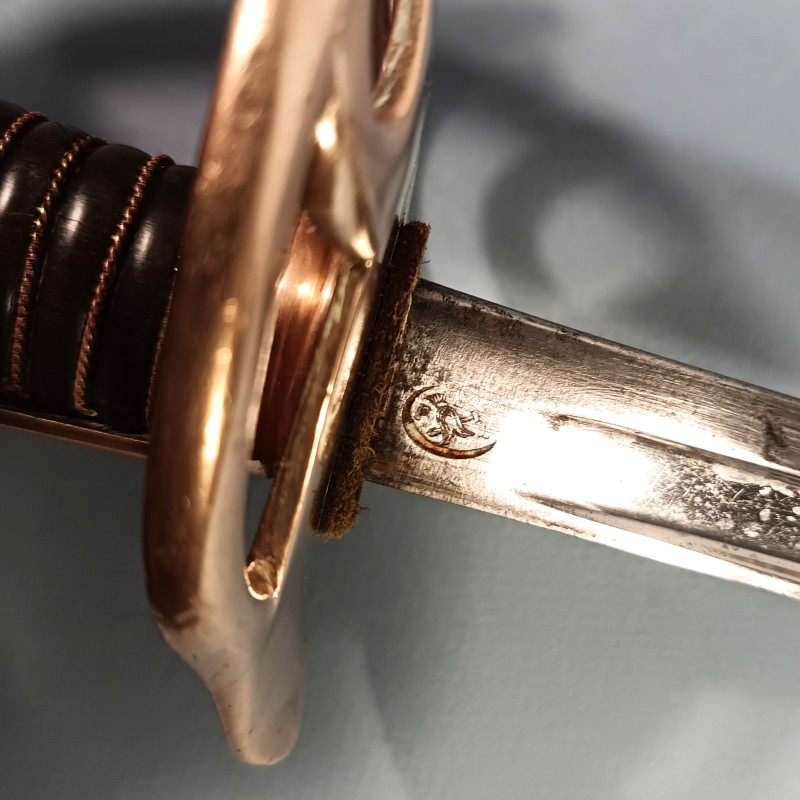 SABRE MODELE 1882 FANTAISIE POUR OFFICIERS D'INFANTERIE OU CAVALERIE AVEC BLASON D'UN COMTE DE FRANCE FABRICATION BALP