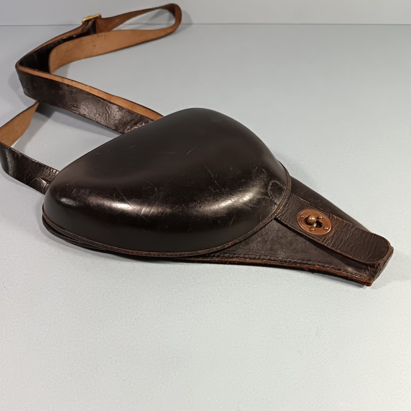 ETUI D'OFFICIER EN CUIR NOIR AVEC SA BRETELLE POUR REVOLVER ST ETIENNE MODELE 1892 ETUI " JAMBON " CHASSEURS ET GENDARME