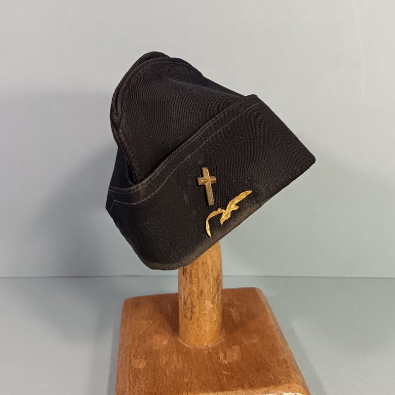 CALOT ARMEE DE L'AIR POUR UN AUMONIER MILITAIRE AVEC CHAROGNARD ET PETITE CROIX PERIODE 1950-1960