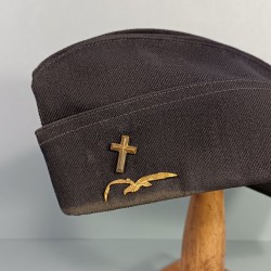 CALOT ARMEE DE L'AIR POUR UN AUMONIER MILITAIRE AVEC CHAROGNARD ET PETITE CROIX PERIODE 1950-1960
