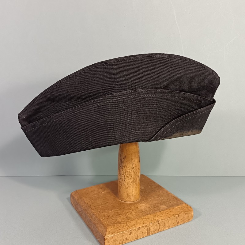 CALOT ARMEE DE L'AIR POUR UN AUMONIER MILITAIRE AVEC CHAROGNARD ET PETITE CROIX PERIODE 1950-1960