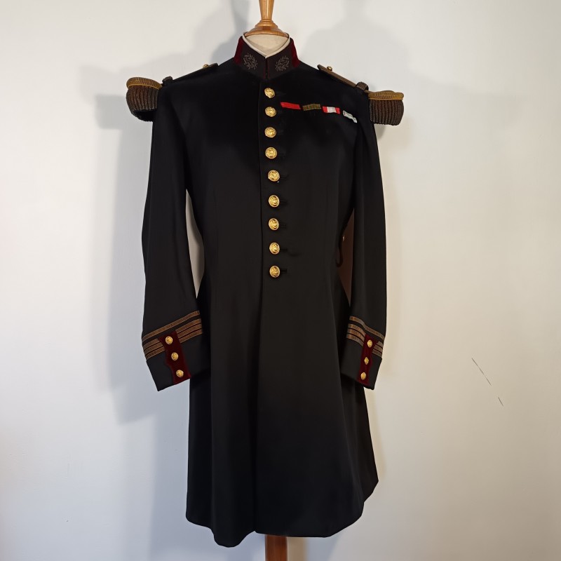 VESTE D'UNIFORME MODELE 1931 D'UN COMMANDANT OU MEDECIN PRINCIPAL DU SERVICE DE SANTE DATEE 1939 AVEC EPAULETTES