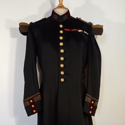 VESTE D'UNIFORME MODELE 1931 D'UN COMMANDANT OU MEDECIN PRINCIPAL DU SERVICE DE SANTE DATEE 1939 AVEC EPAULETTES