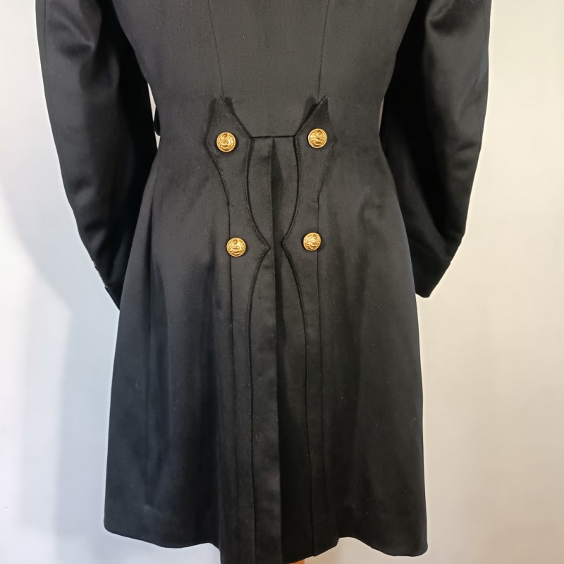 VESTE D'UNIFORME MODELE 1931 D'UN COMMANDANT OU MEDECIN PRINCIPAL DU SERVICE DE SANTE DATEE 1939 AVEC EPAULETTES