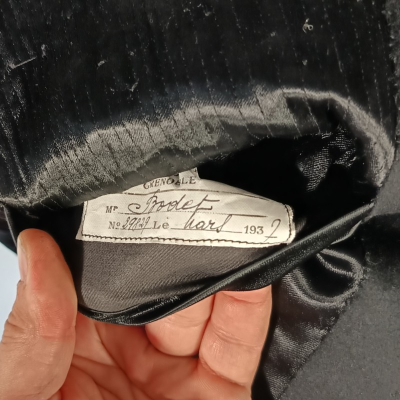 VESTE D'UNIFORME MODELE 1931 D'UN COMMANDANT OU MEDECIN PRINCIPAL DU SERVICE DE SANTE DATEE 1939 AVEC EPAULETTES