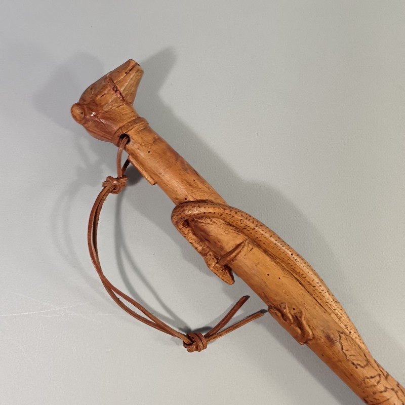 CANNE DATEE 1941 ARTISANAT CAMPAGNE 1939 1940 ET CAMPS DE PRISONNIERS SYMBOLIQUE COULEUVRE ET GRENOUILLE TETE FOUINE