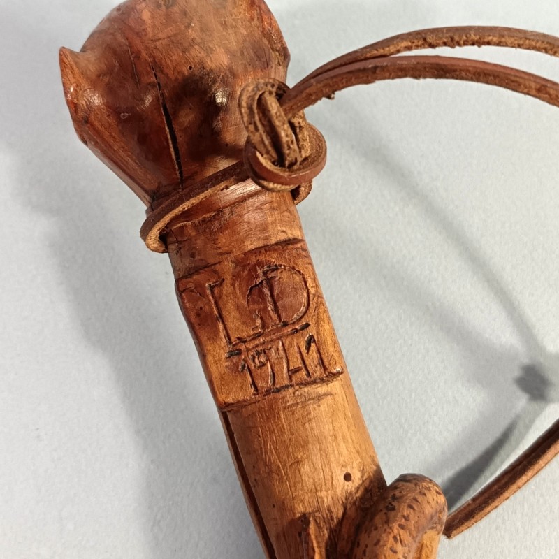 CANNE DATEE 1941 ARTISANAT CAMPAGNE 1939 1940 ET CAMPS DE PRISONNIERS SYMBOLIQUE COULEUVRE ET GRENOUILLE TETE FOUINE