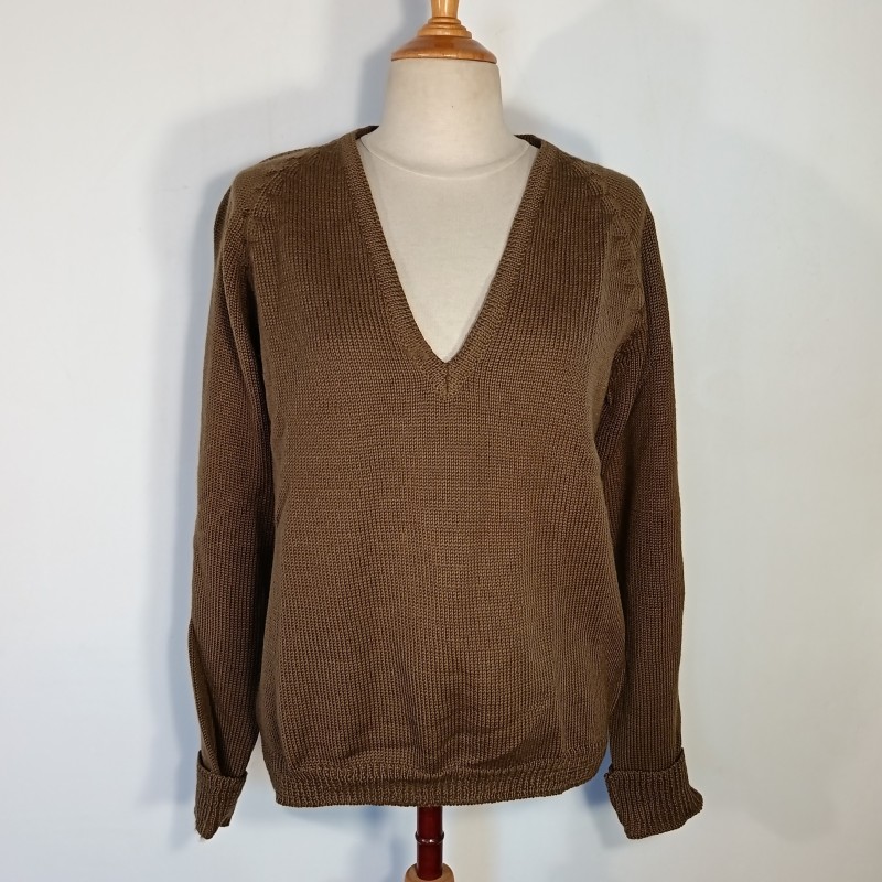 TRES BEAU PULL EN LAINE KAKI COL EN " V " PROVENANCE MAL D'OFFICIER PERIODE 1930-1940 PARFAIT ETAT