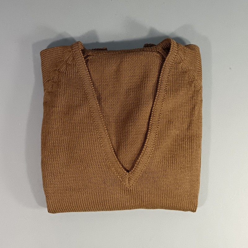 TRES BEAU PULL EN LAINE KAKI COL EN " V " PROVENANCE MAL D'OFFICIER PERIODE 1930-1940 PARFAIT ETAT