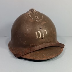 CASQUE DANS SON JUS DEFENSE PASSIVE MODELE 1926 INSIGNE DP PEINT 1939/1945 TAILLE 59