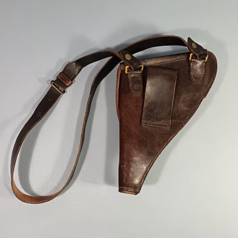 ETUI D'OFFICIER EN CUIR NOIR AVEC SON BAUDRIER POUR REVOLVER ST ETIENNE MODELE 1892 ETUI " JAMBON " CHASSEURS ET GENDARME