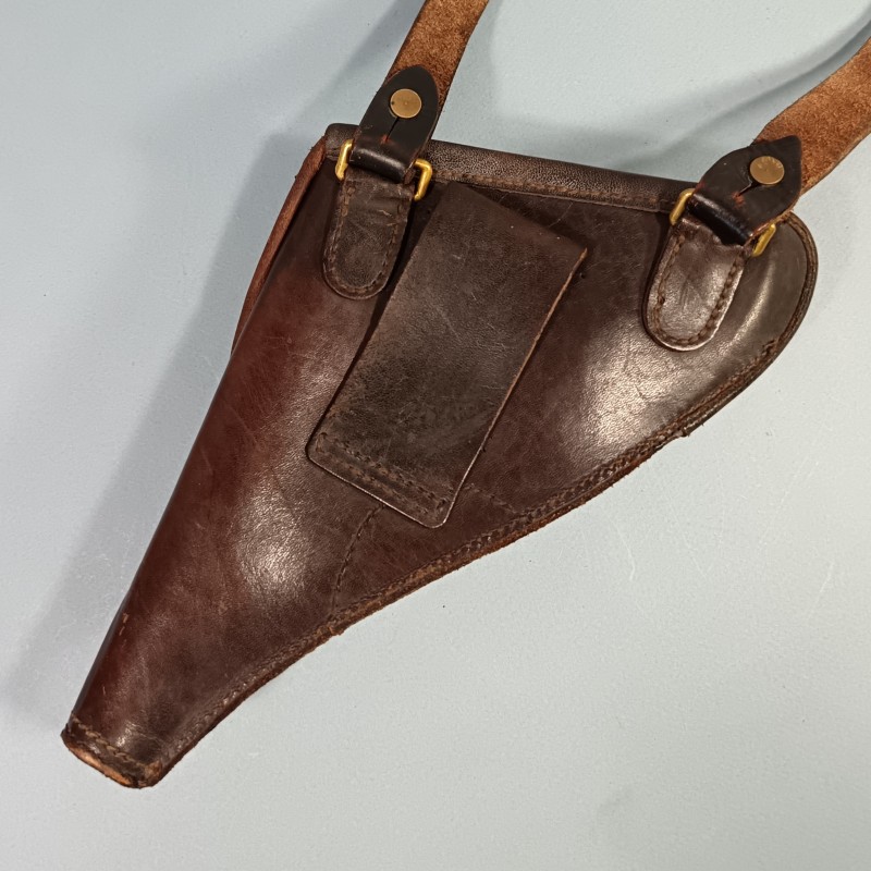 ETUI D'OFFICIER EN CUIR NOIR AVEC SON BAUDRIER POUR REVOLVER ST ETIENNE MODELE 1892 ETUI " JAMBON " CHASSEURS ET GENDARME