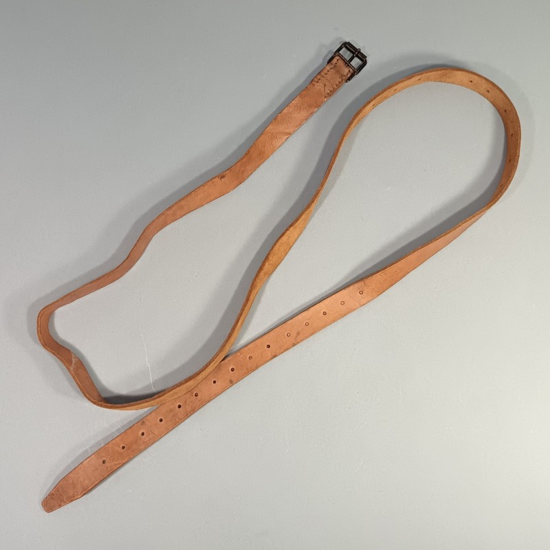 SANGLE COURROIE MODELE 1893 POUR HAVRESAC SAC A DOS ET AS DE CARREAU LONGUEUR 170 cm SERIES DE 11 ET 15 TROUS DECALES