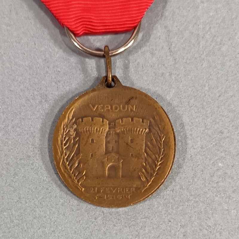 FRANCE MEDAILLE DE LA BATAILLE DE VERDUN ON NE PASSE PAS 21 FEVRIER 1916 PAR VERNIER AVEC BARRETTE VERDUN