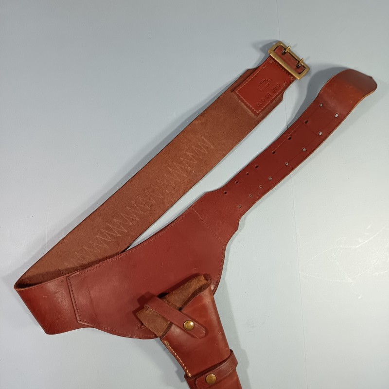CEINTURON ET HOLSTER WESTERN EN CUIR EPAIS FABRICATION BRAUER BROSS. MFG. CO. NUMEROTEE POUR COLT US ARMY OU NAVY