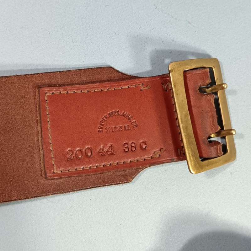 CEINTURON ET HOLSTER WESTERN EN CUIR EPAIS FABRICATION BRAUER BROSS. MFG. CO. NUMEROTEE POUR COLT US ARMY OU NAVY