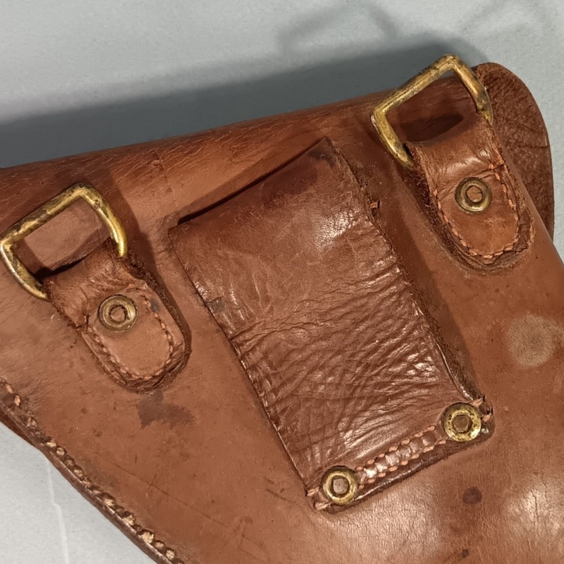 ETUI POUR GAUCHE !! EN CUIR POUR REVOLVER DE TYPE WEBLEY FABRICATION LOCALE OU TERRAIN POUR UN OFFICIER FRANCAIS