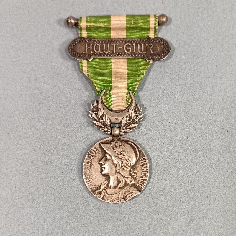 FRANCE MEDAILLE EN ARGENT DES OPERATIONS DE PACIFICATION AU MAROC 1907 ET 1912 GUERRE DU RIF AVEC BARRETTE HAUT-GUIR