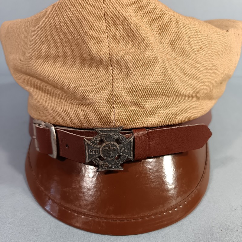 CASQUETTE DES SCOUT POLONAIS AVEC PETIT INSIGNE SUR LA JUGULAIRE TAILLE 55 FABRICATION RECENTE